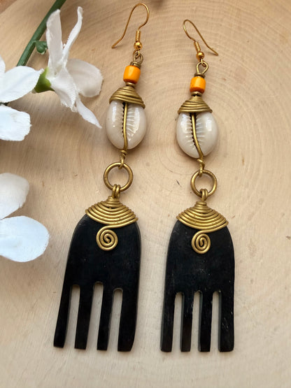 Cowrie Duafe Brass earrings