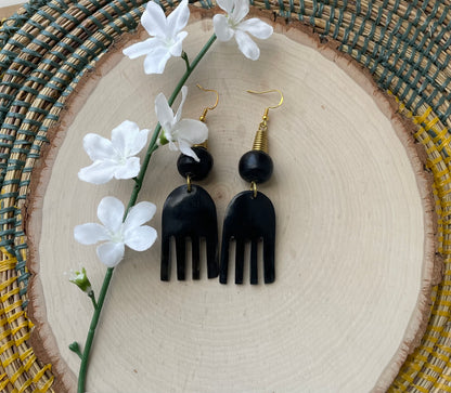 Amari Noir Earrings