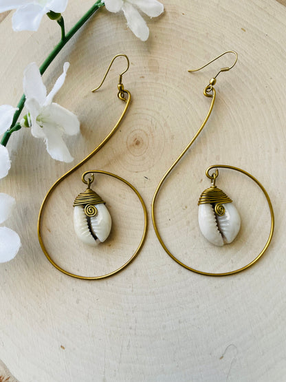 Kano Brass Cowrie Earrings -imperfect