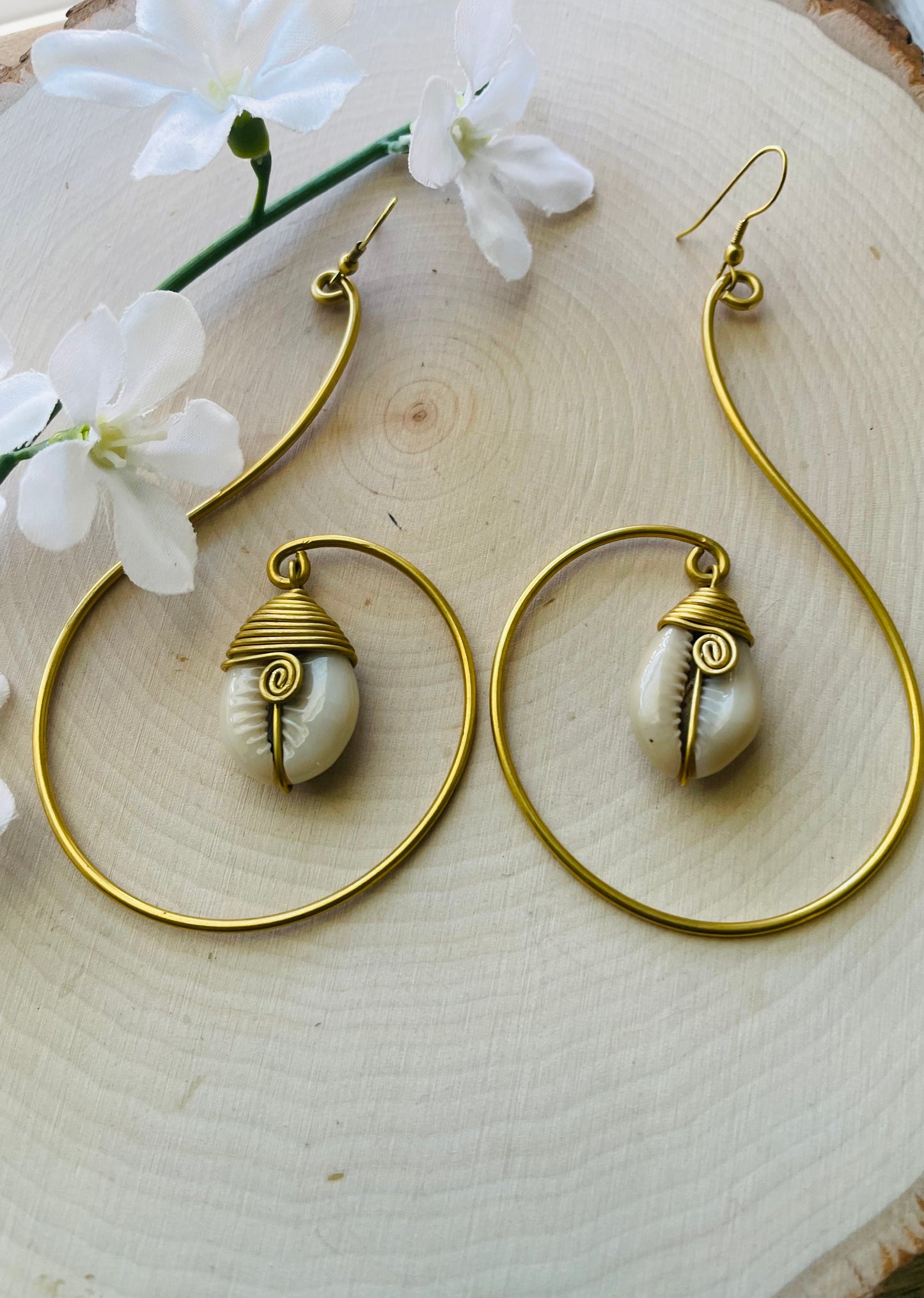 Kano Brass Cowrie Earrings -imperfect