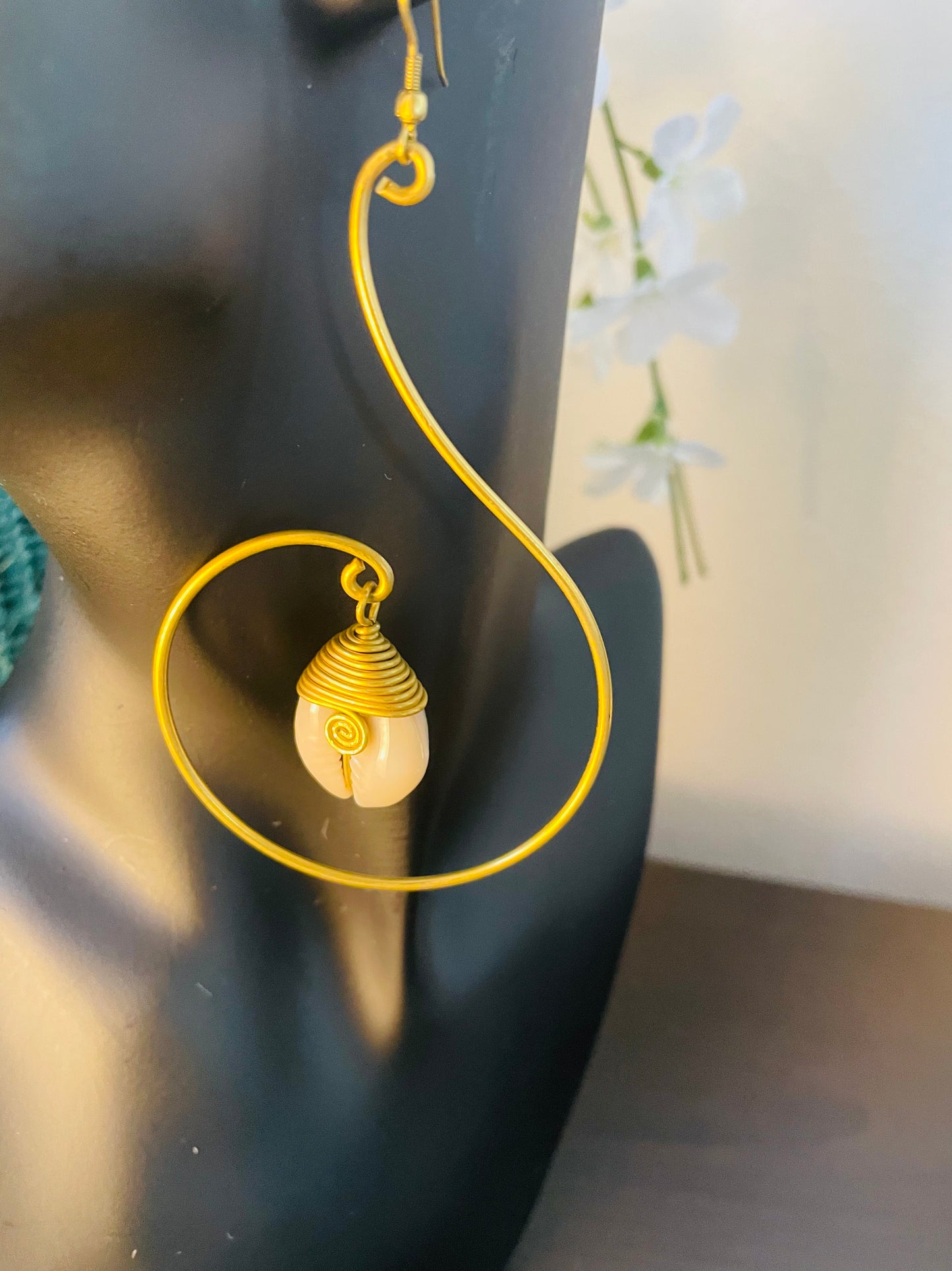 Kano Brass Cowrie Earrings -imperfect