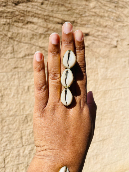 Vertical Tri Cowrie Ring
