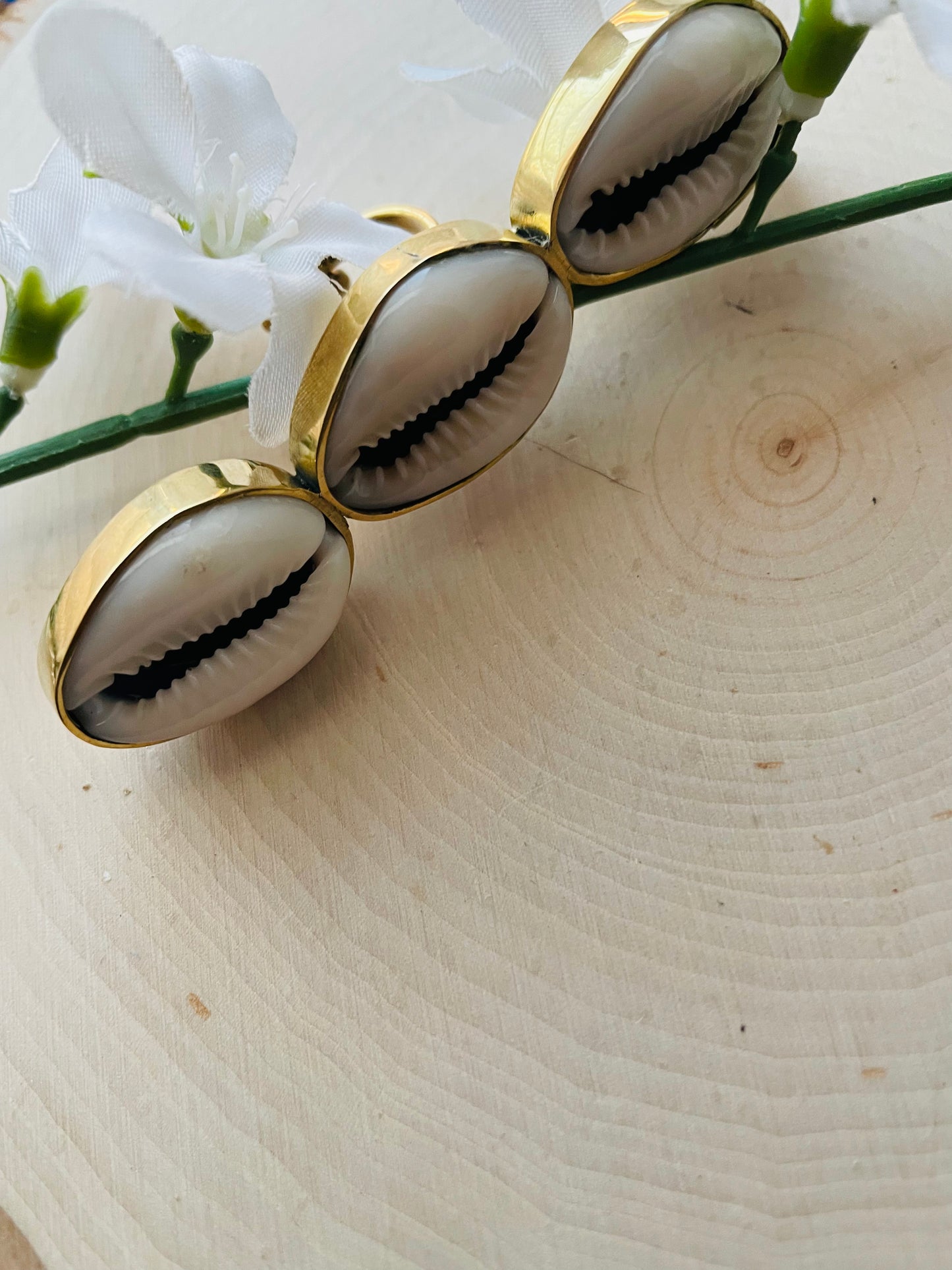 Vertical Tri Cowrie Ring